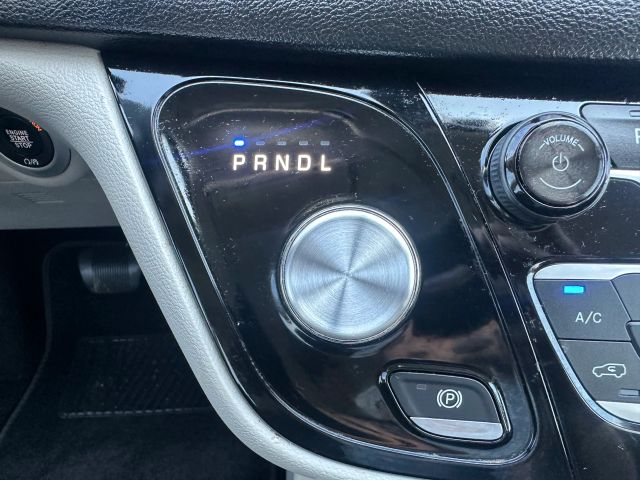 2018 Chrysler Pacifica L photo 21