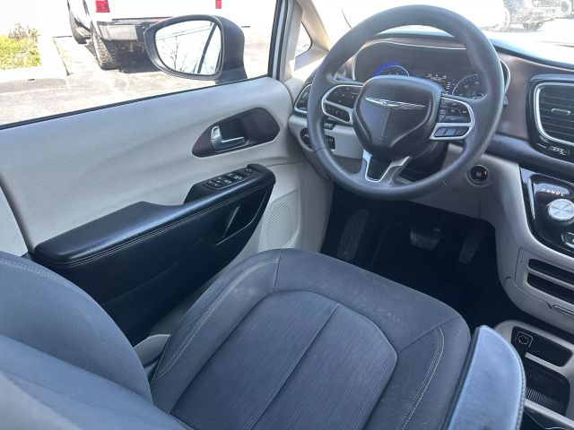 2018 Chrysler Pacifica L photo 17