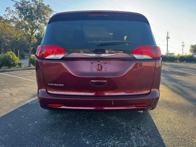 2020 Chrysler Voyager LXi photo 5