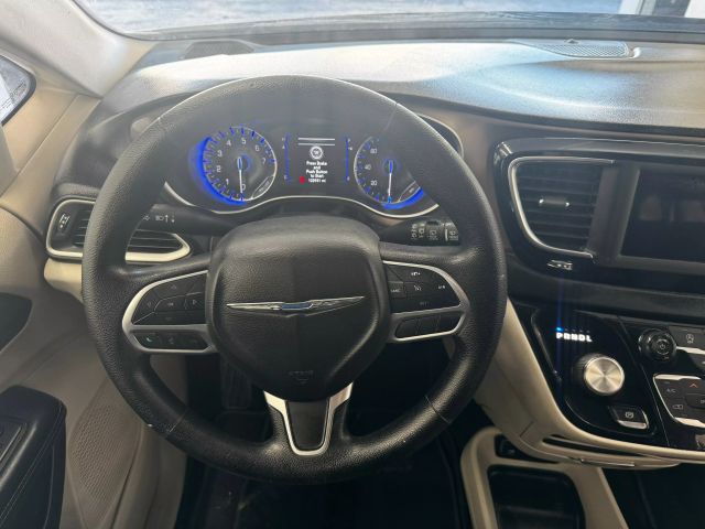2020 Chrysler Voyager LXi photo 12