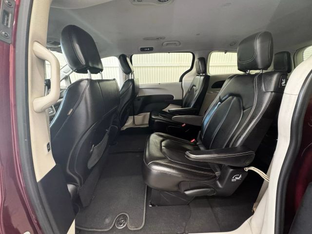 2020 Chrysler Voyager LXi photo 9