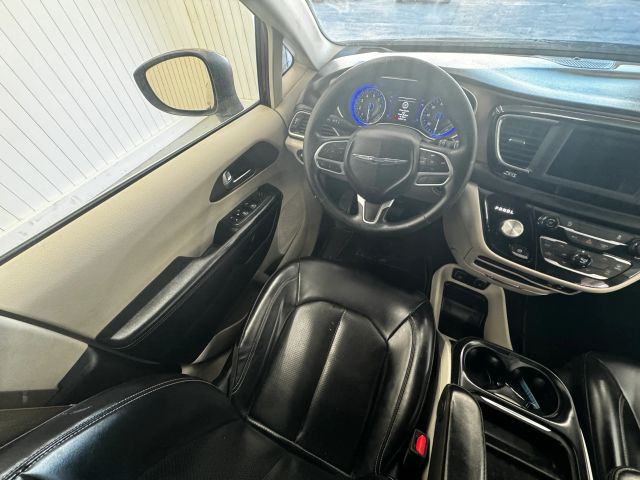 2020 Chrysler Voyager LXi photo 14