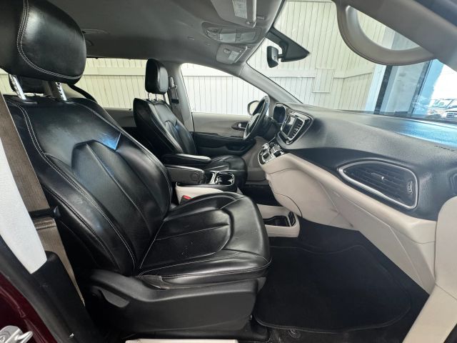 2020 Chrysler Voyager LXi photo 18