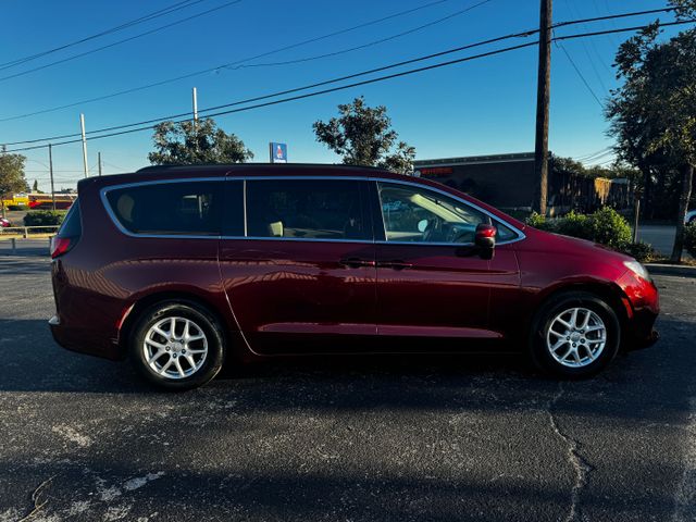 2020 Chrysler Voyager LXi photo 3
