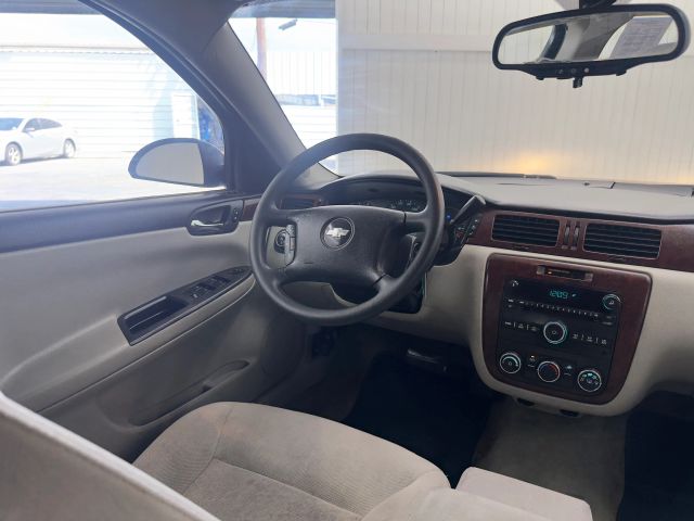 2006 Chevrolet Impala LS photo 14