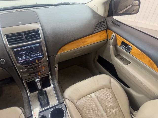 2015 Lincoln MKX photo 16