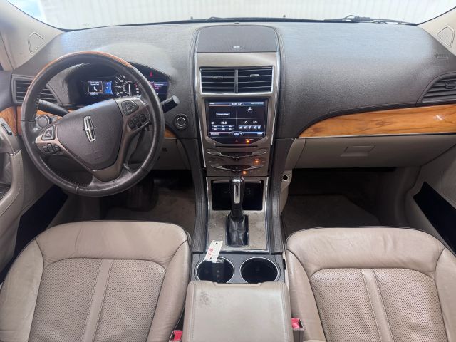 2015 Lincoln MKX photo 13