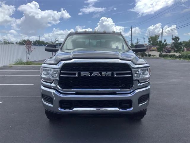 2020 Ram 3500 Tradesman photo 2