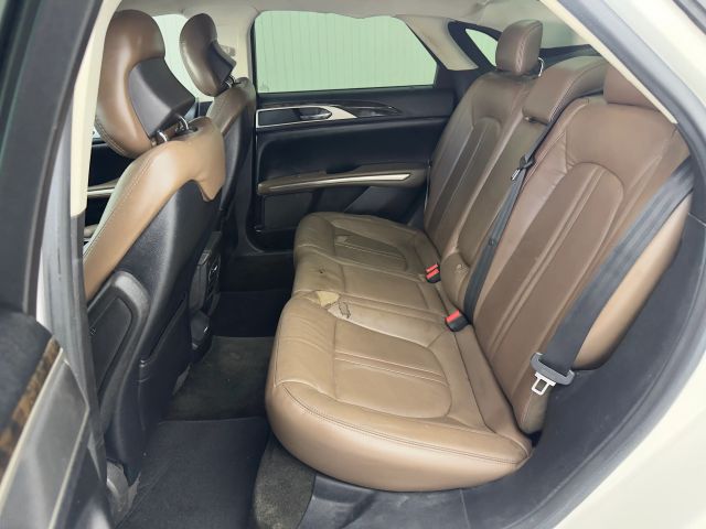 2016 Lincoln MKZ photo 10