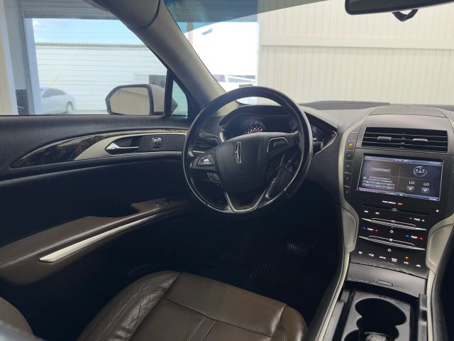 2016 Lincoln MKZ photo 12