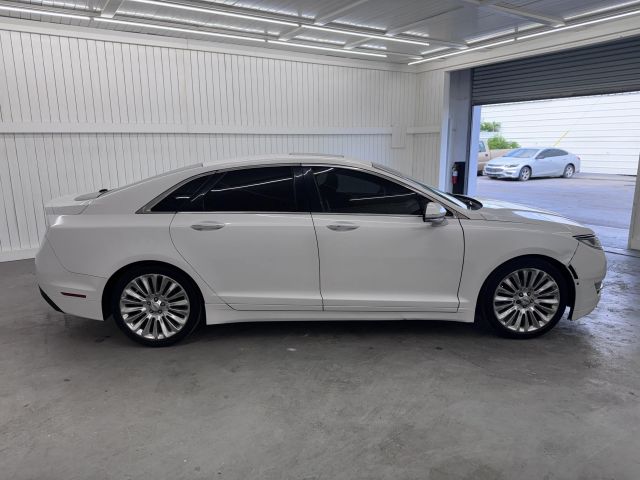 2016 Lincoln MKZ photo 4