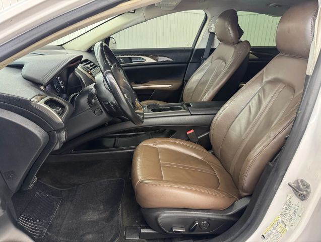 2016 Lincoln MKZ photo 16