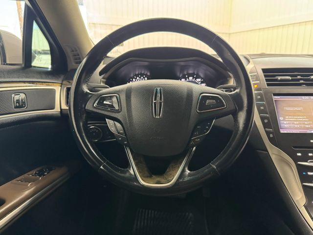 2016 Lincoln MKZ photo 18