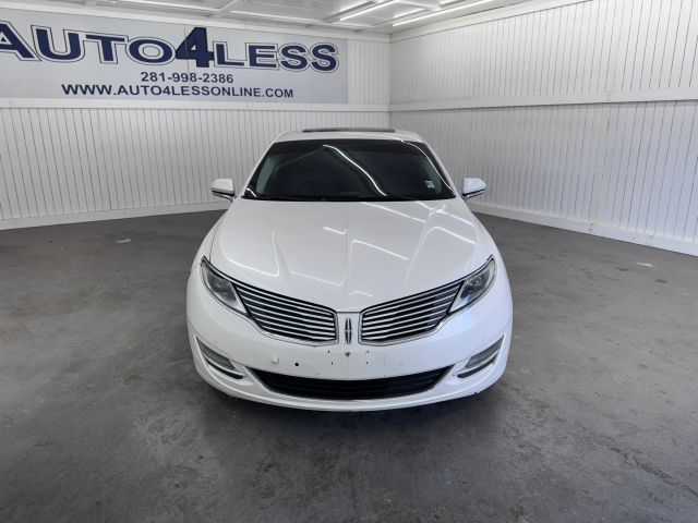 2016 Lincoln MKZ photo 2