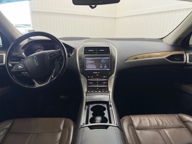 2016 Lincoln MKZ photo 14