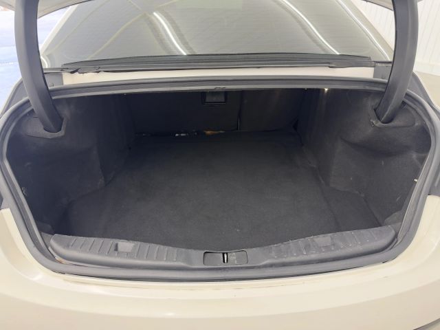 2016 Lincoln MKZ photo 11