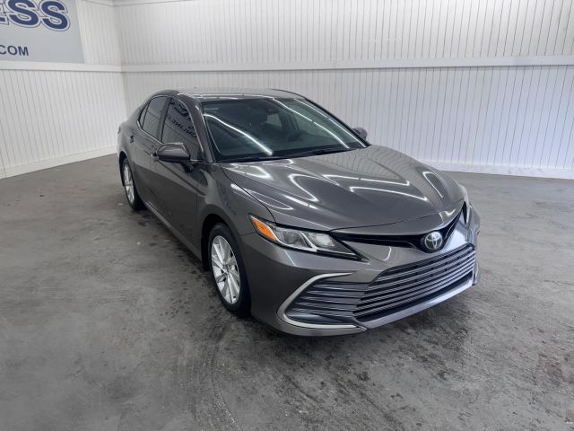 2023 Toyota Camry LE photo 3
