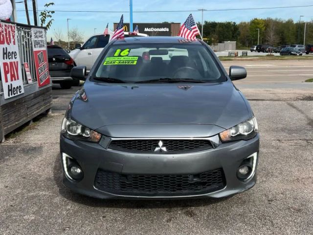 2016 Mitsubishi Lancer ES photo 2