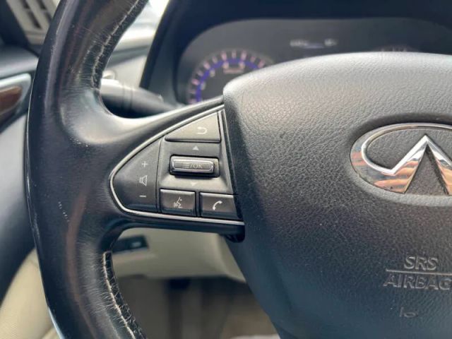 2015 Infiniti Q50 3.7 Premium photo 17
