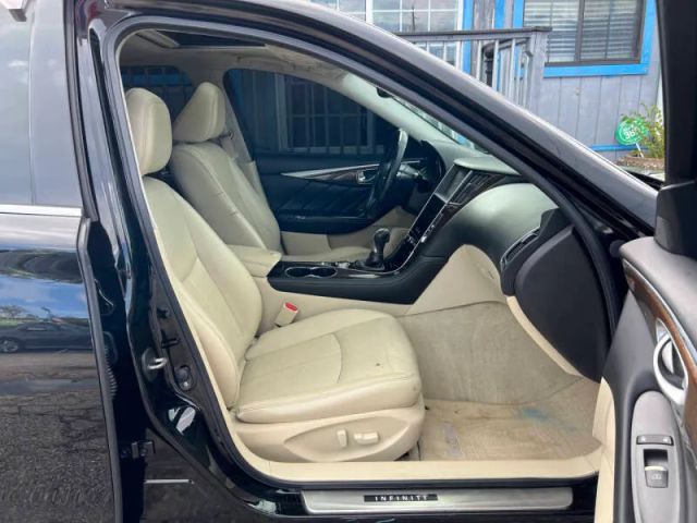 2015 Infiniti Q50 3.7 Premium photo 12