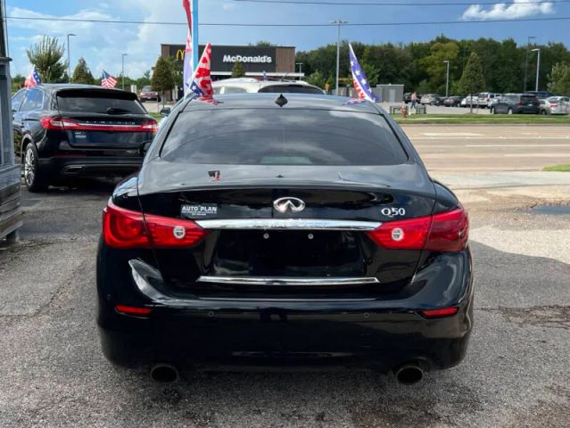 2015 Infiniti Q50 3.7 Premium photo 6