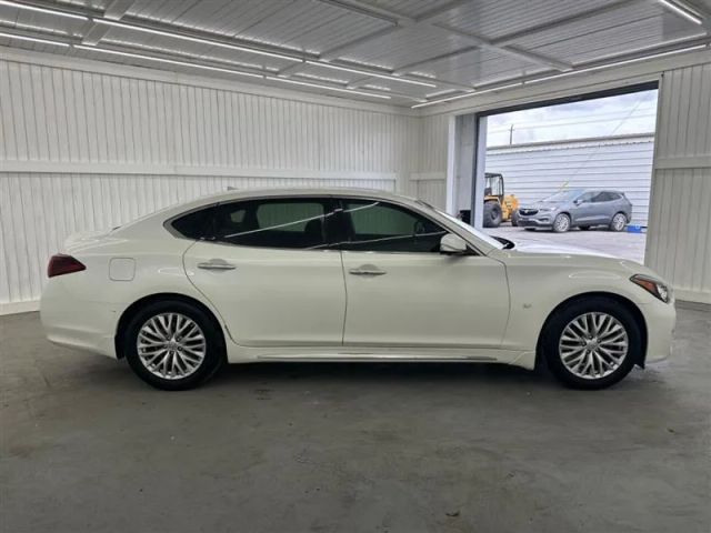 2016 Infiniti Q70 3.7 photo 4
