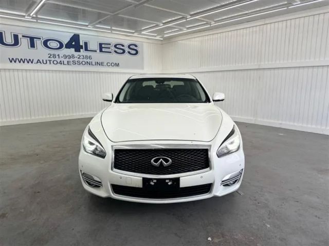 2016 Infiniti Q70 3.7 photo 2