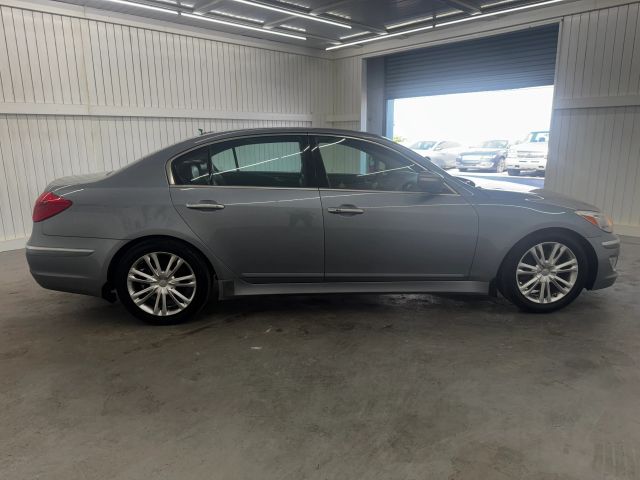 2014 Hyundai Genesis 3.8 photo 6