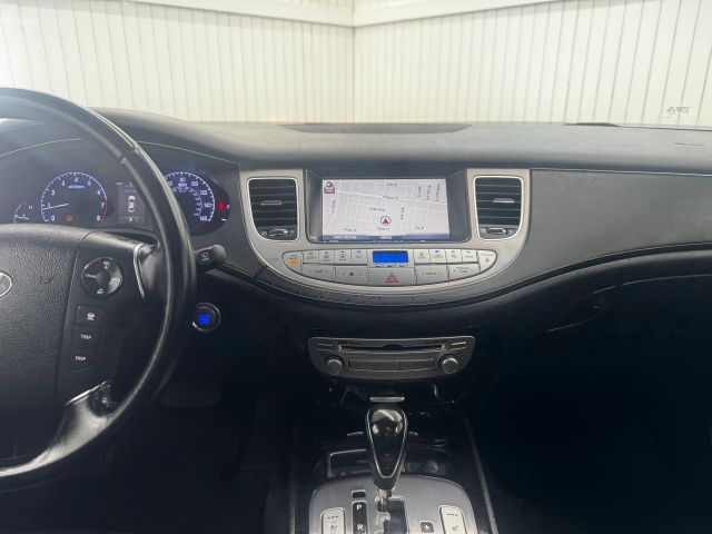 2014 Hyundai Genesis 3.8 photo 18