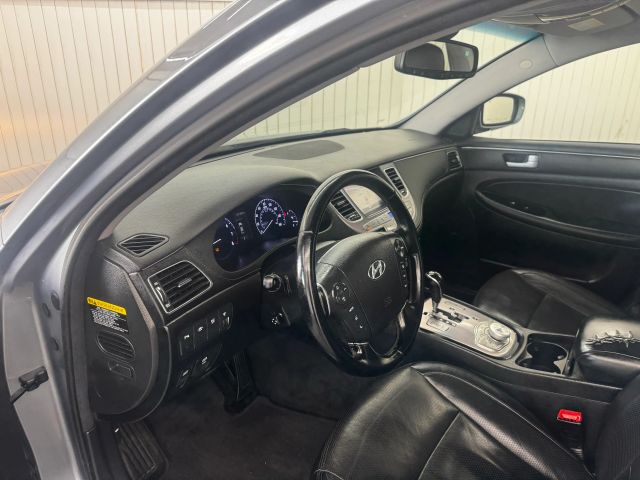 2014 Hyundai Genesis 3.8 photo 12