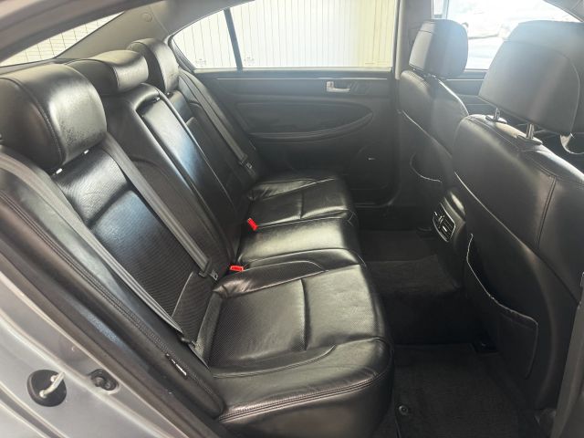 2014 Hyundai Genesis 3.8 photo 14