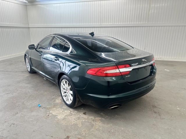 2015 Jaguar XF Premium photo 7