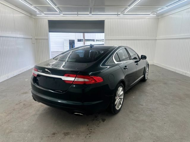 2015 Jaguar XF Premium photo 5
