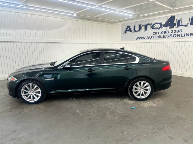 2015 Jaguar XF Premium photo 8