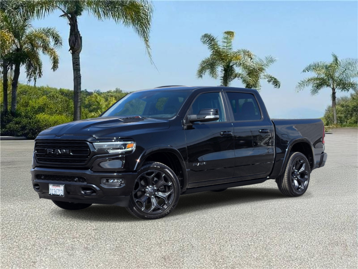 Diamond Black Crystal Pearlcoat Used 2022 Ram 1500 Limited 4x4 Crew Cab 5'7 Box  in , 