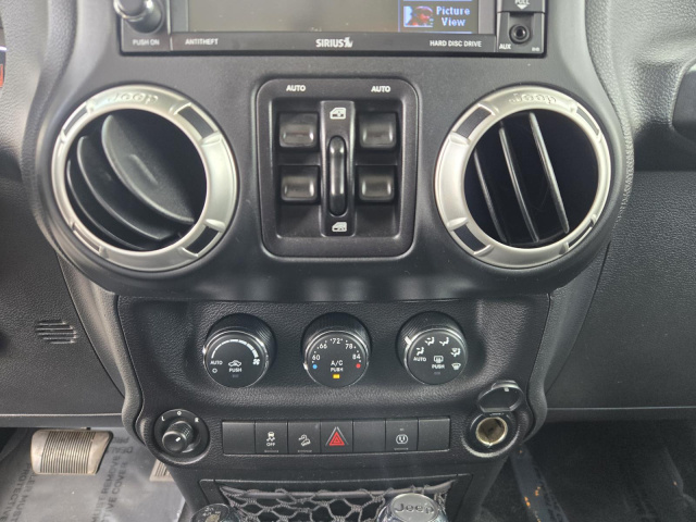 Used 2018 Jeep Wrangler JK Unlimited Sahara 4x4  in ,  9