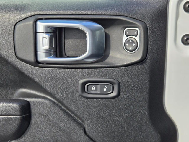 Used 2022 Jeep Wrangler Unlimited Sport Altitude 4x4  in ,  21