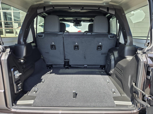 New 2026 Jeep Wrangler Sahara 4 Door 4x4  in ,  29