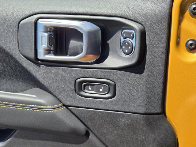 New 2026 Jeep Wrangler Sahara 4 Door 4x4  in ,  21