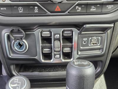 New 2025 Jeep Wrangler Sahara 4 Door 4x4  in ,  13