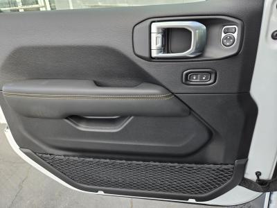 New 2025 Jeep Wrangler Sahara 4 Door 4x4  in ,  21