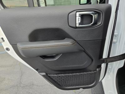 New 2025 Jeep Wrangler Sahara 4 Door 4x4  in ,  26