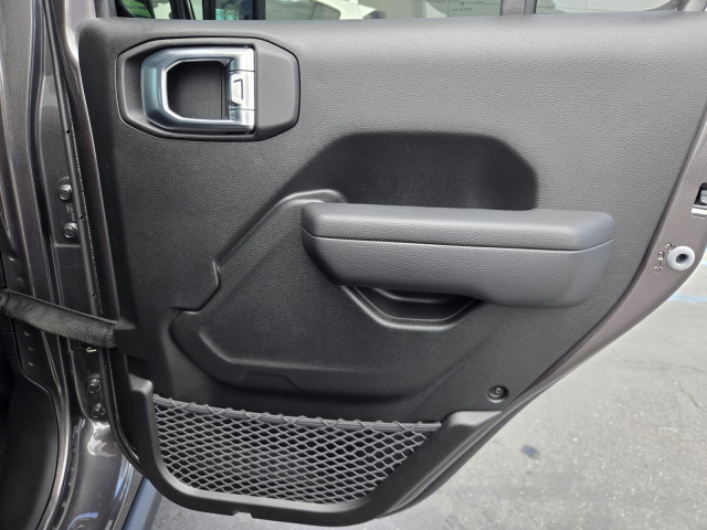 New 2026 Jeep Wrangler Rubicon 4 Door 4x4  in ,  32