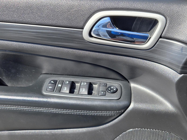 Used 2021 Jeep Grand Cherokee Laredo E 4x2  in ,  21