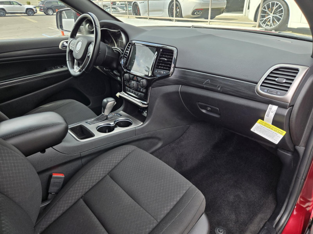 Used 2022 Jeep Grand Cherokee WK Laredo E 4x2  in ,  32