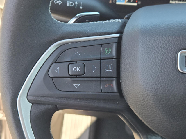 New 2025 Jeep Grand Cherokee Laredo X 4x2  in ,  16