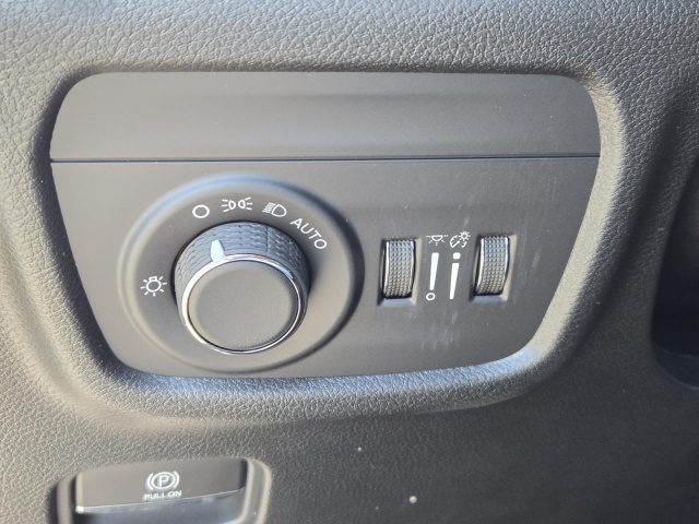 New 2025 Jeep Grand Cherokee Laredo X 4x2  in ,  18