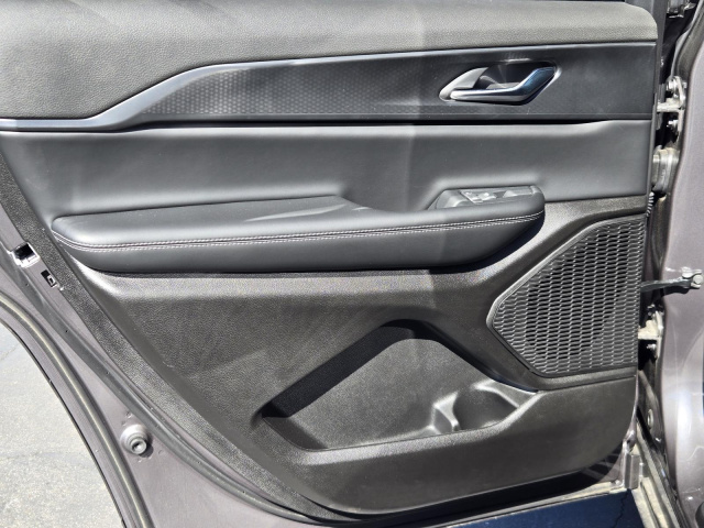 New 2025 Jeep Grand Cherokee Laredo X 4x2  in ,  23