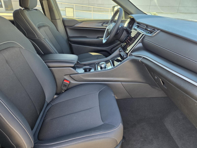 New 2025 Jeep Grand Cherokee Laredo X 4x2  in ,  29