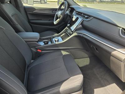New 2026 Jeep Grand Cherokee Laredo X 4x2  in ,  33